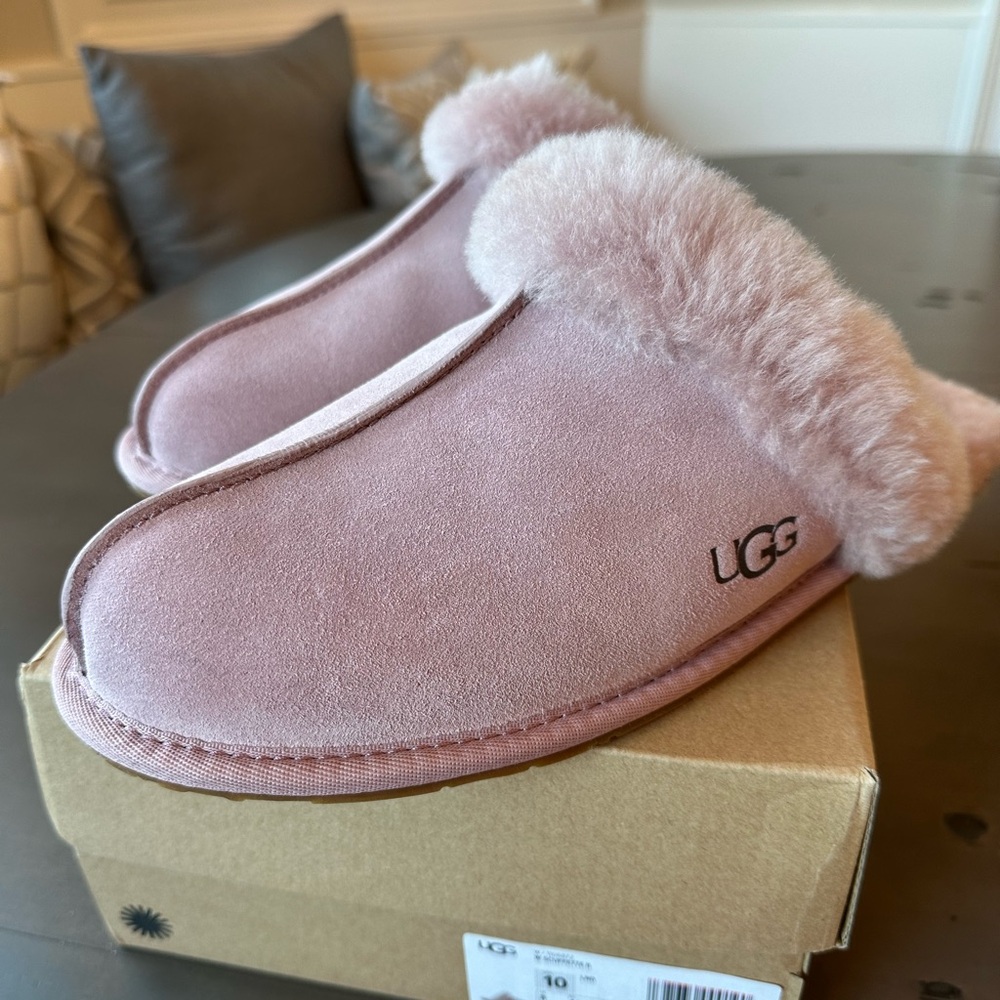 Brand new in box UGG Scuffette ii slippers ￼